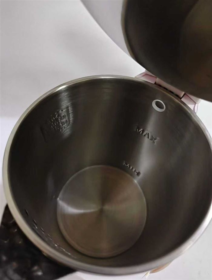 韩派国标1.2升电热水壶 一体拉伸无缝材质 304不锈钢内胆 ，有现在的2.3升这么大 现货2000台