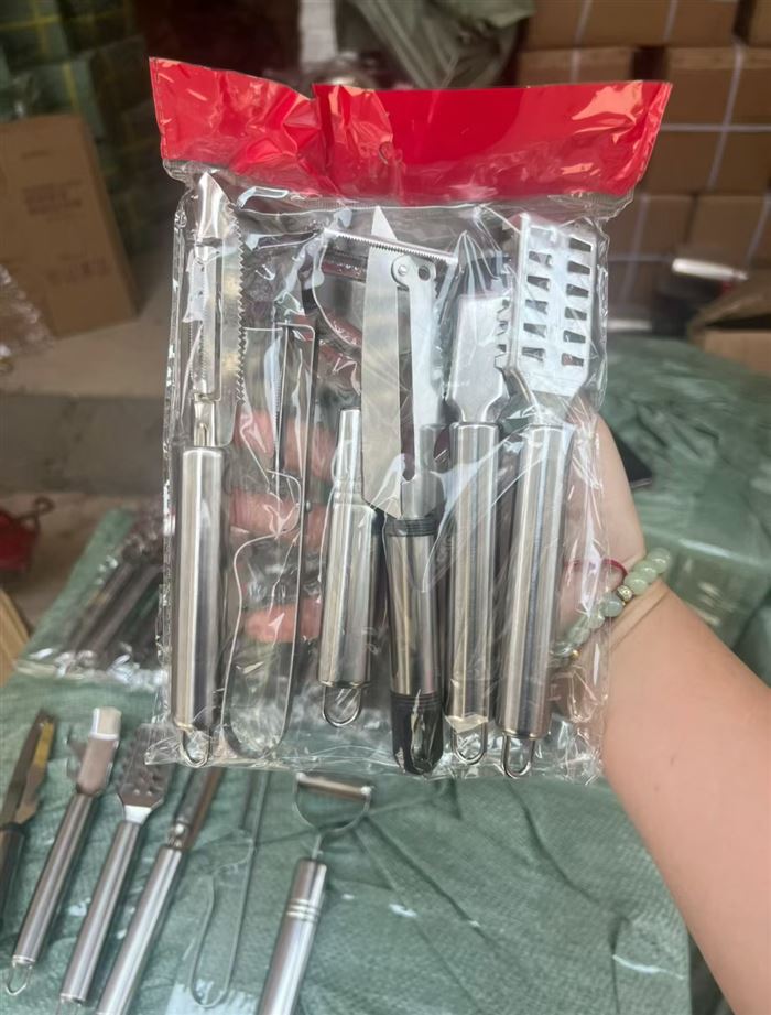 六件套到货， 8000套左右, 4块多一套！