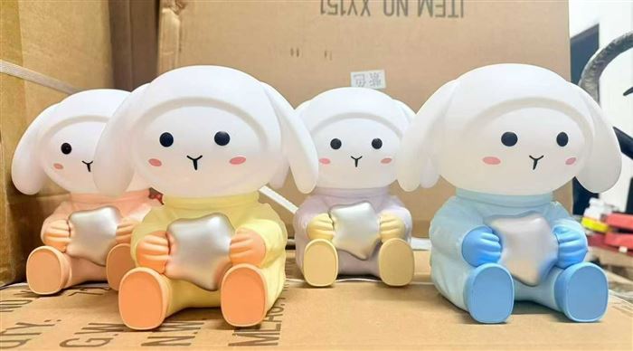 兔子小台灯，带手机支架，3000pcs，原箱原件，都有电，低价清货处理
