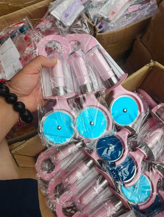 滚轮披萨刀5000个左右，清货1.元一个，对路的速度与激情