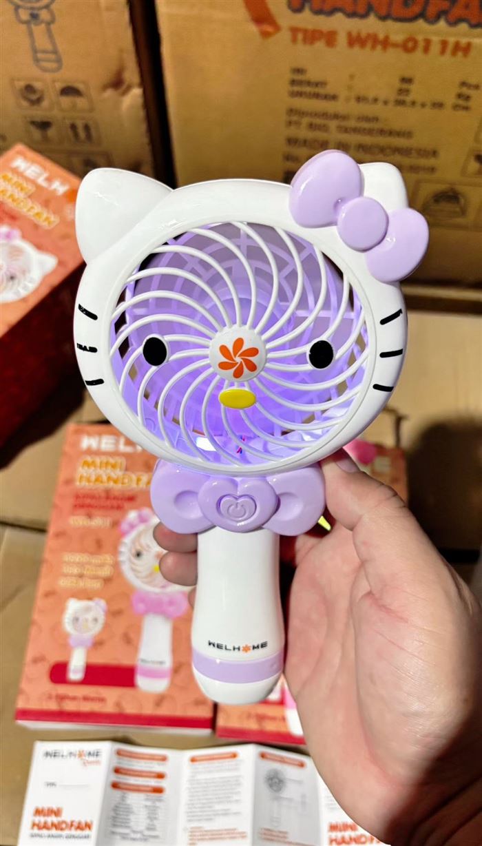 充电款1200毫安七彩灯手持风扇3000台,原件处理，几块钱