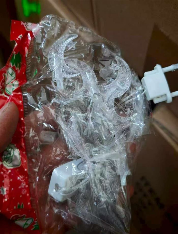 彩色灯串150000条，款式多样