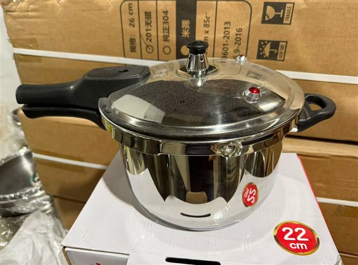 18—28公分复底压力锅，带蒸片，5件起批！