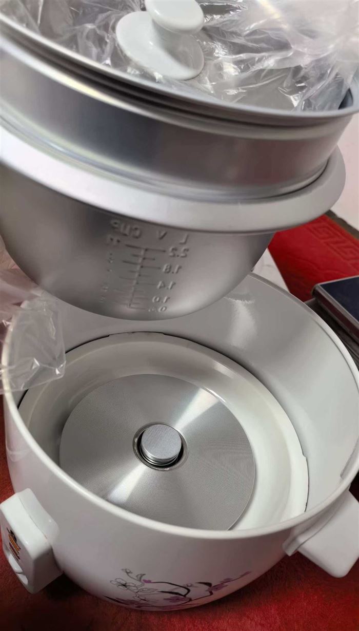 亏本处理一批:220v欧规电饭煲定制高配货:纯铜线+加厚内胆+加厚蒸笼 西施电饭锅2.2L800w-1000台 鼓形电饭锅2.2L900w-1000台 电饭锅1.0L400w-252台