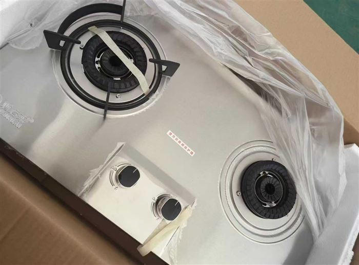 财运来嵌入式双灶453台 ​加厚不锈钢面，全部液化气 ​百威脉冲，用料充足