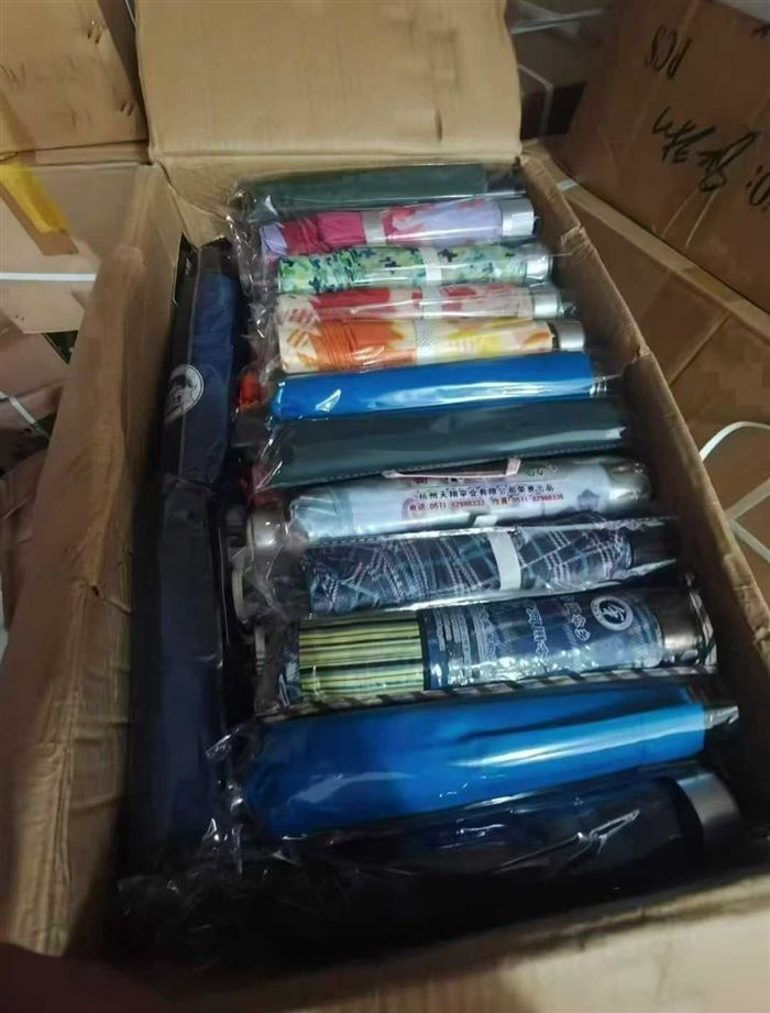 多款处理伞1万支，清货4.8元一把