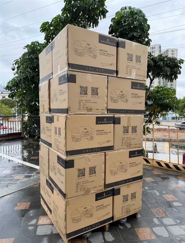 300台多功能高端户外烤炉，零售价2000左右，现在骨折价出，净重13.5公斤，感兴趣私聊