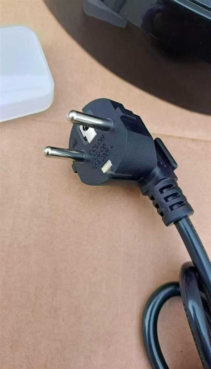 外贸压力锅6升，高压 数量1000台， 功率1000w， 容量6升， 欧规，两圆插， 双喷加厚铝胆。带蒸层 ​