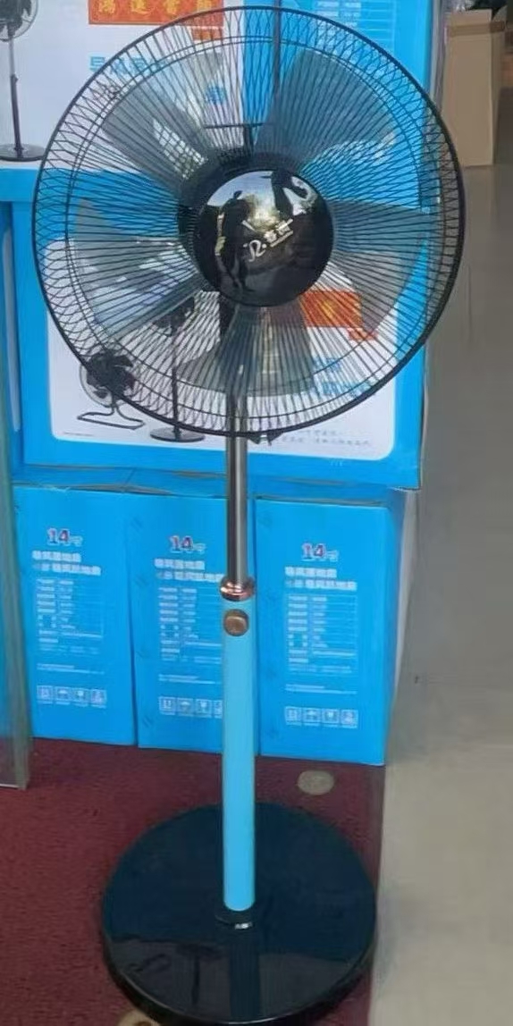 宽电压电风扇 加重底座， 质量非常好 110V-240V， 全世界通用， 700台， 处理