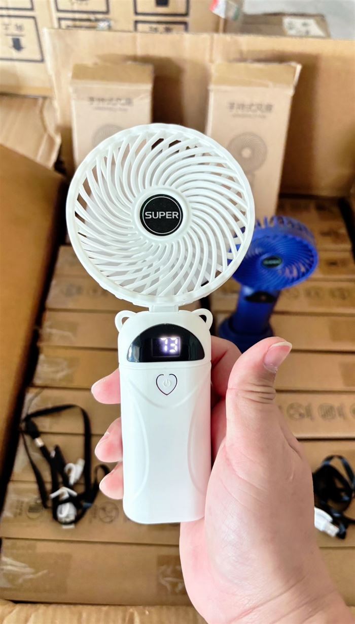 处理一批:(充电800毫安)数显手持风扇8120台,精品尾货,原件处理🉐¥小块块💰