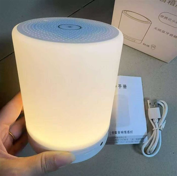 无线蓝牙音箱触摸台灯 382pcs ​音质做工都不错 价格便宜