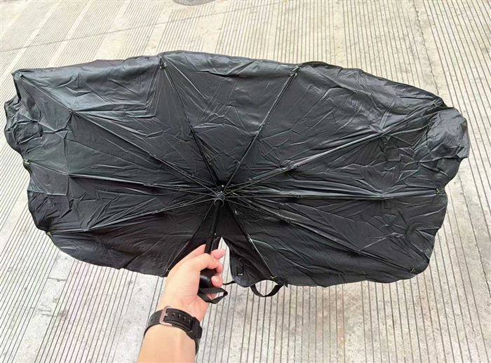 汽车遮阳伞到货4000把