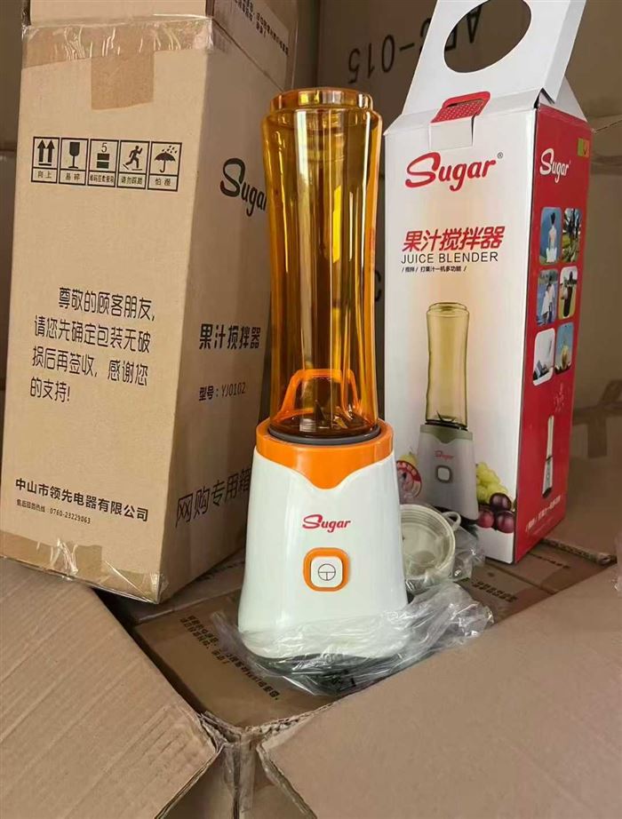 品牌果汁机，双层包装，一箱12个，夏天应季产品，工厂特价800套