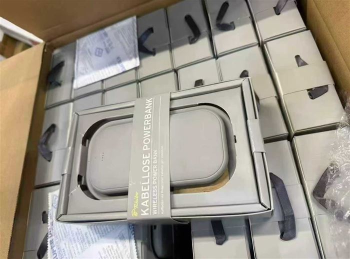 品牌 Techibo无线充电宝，全新未拆封，带原包装，支持无线充电和有线充电，5000毫安，数量350 个