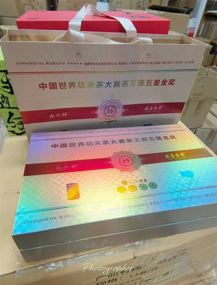 茶叶白六妙白茶龙珠500盒，一提扫码价格1288，包装非常的大气，有检测报告带防伪码，网上面100%好评，几十块钱一提