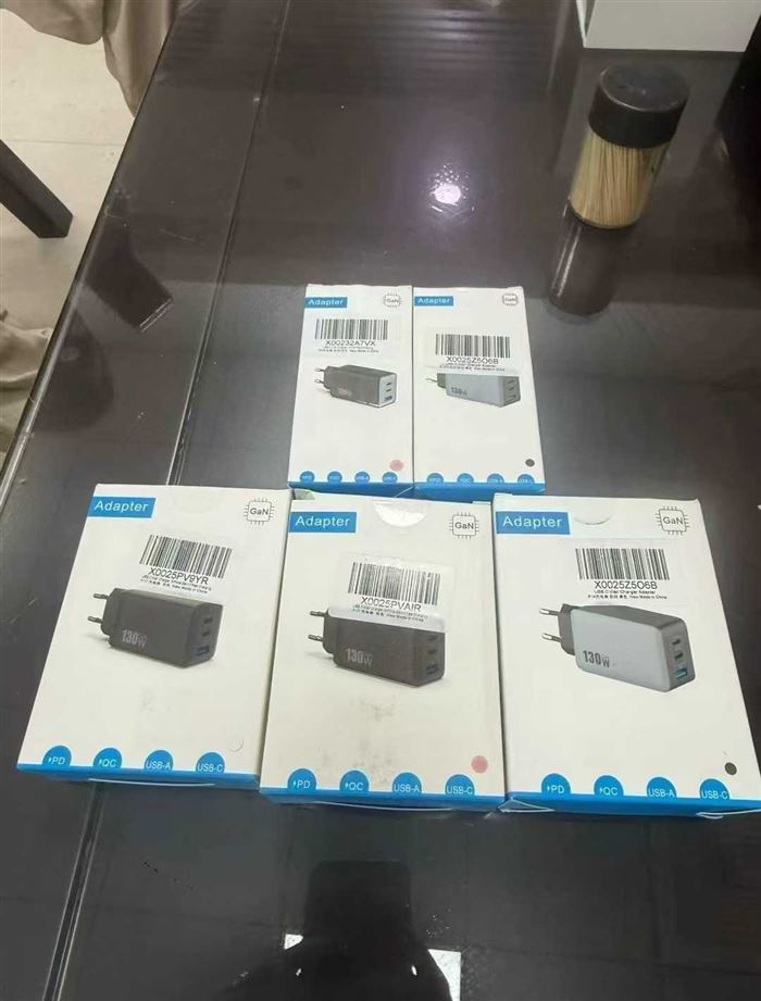 还有2400套亚马逊下架，欧规130W氮化镓充电器，笔记本也可充，充电超级快，全协议支持PPS，大厂货，全新整齐，有兴趣私聊