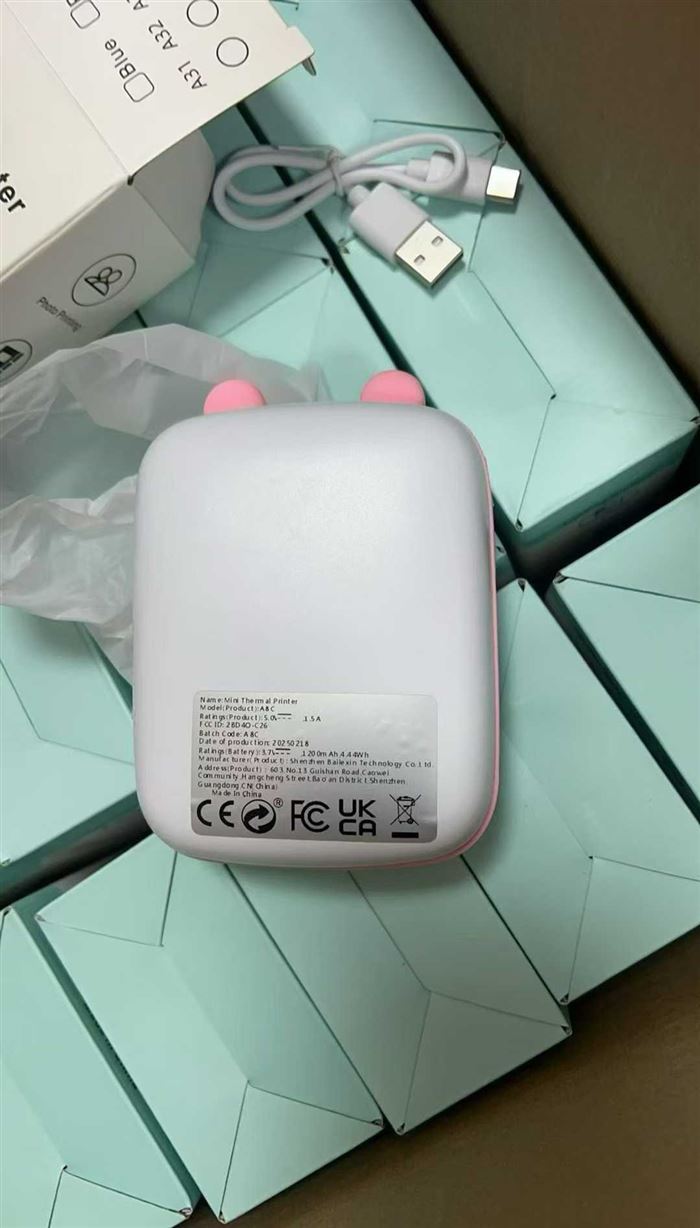 便携式蓝牙打印机到货2600个，type-c口充电，全新包装，内置电池。