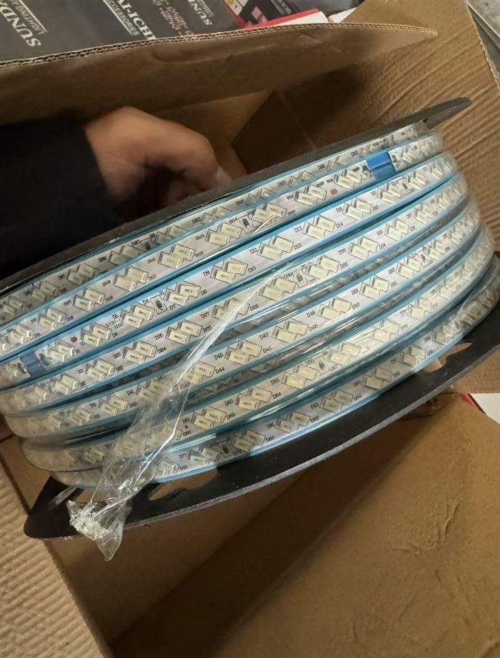 120珠，高压灯带，70000米，低价出售