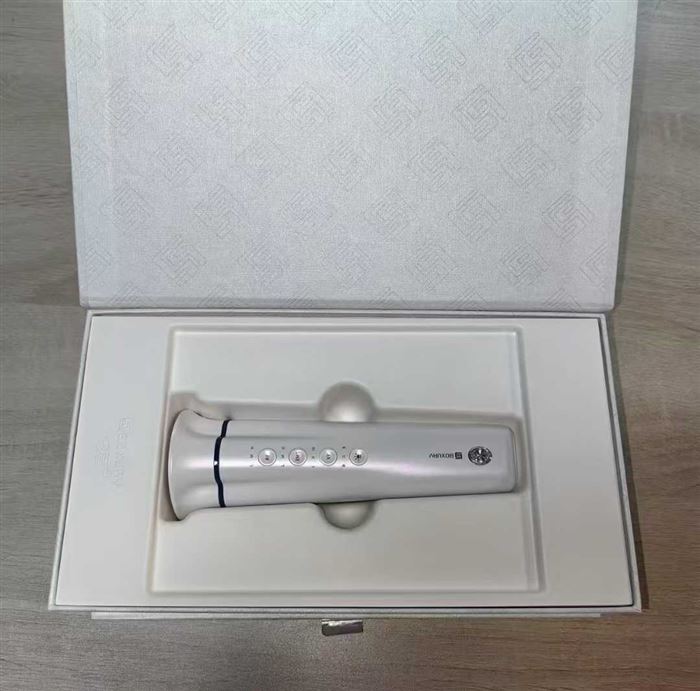 BOXURY多功能淡纹嫩肤射频仪几千个 价格便宜 要的来聊