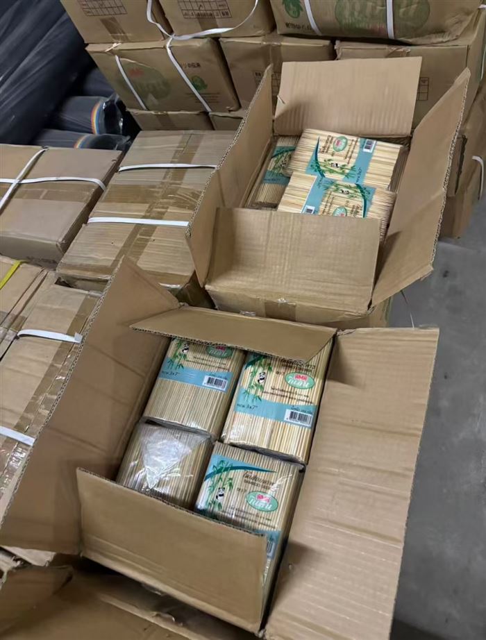 竹签60箱左右 一箱38包 一包240根 1x箱清