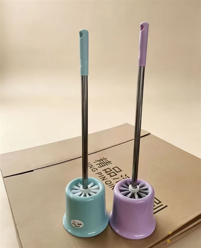 马桶刷套装处理50,000套，量大3元一套。