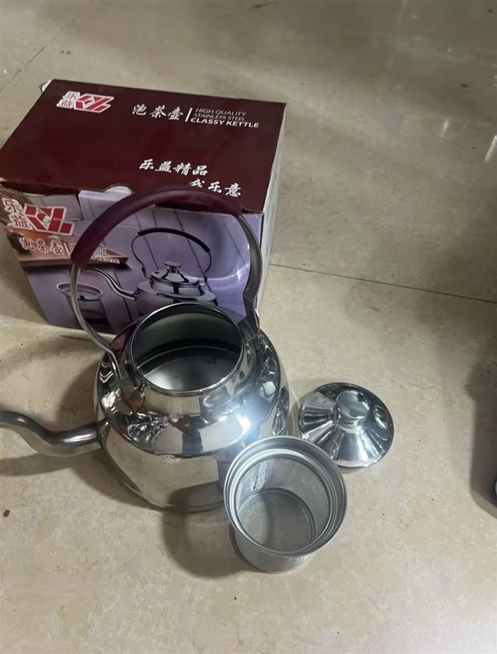 不锈钢泡茶壶112个， 独立包装，全清9元一个。