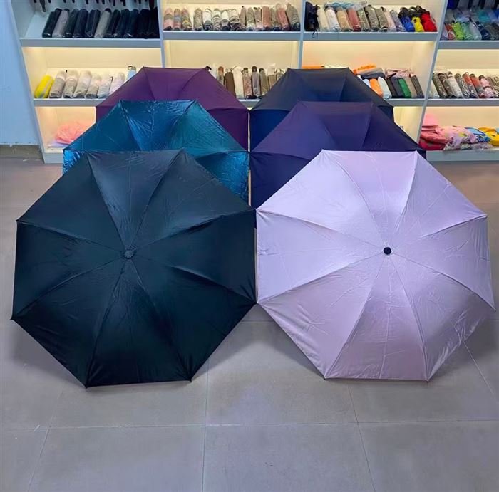 八骨防晒黑胶雨伞，晴雨两用，全遮光面料，2万支现货，清货5.x元一把😍😝