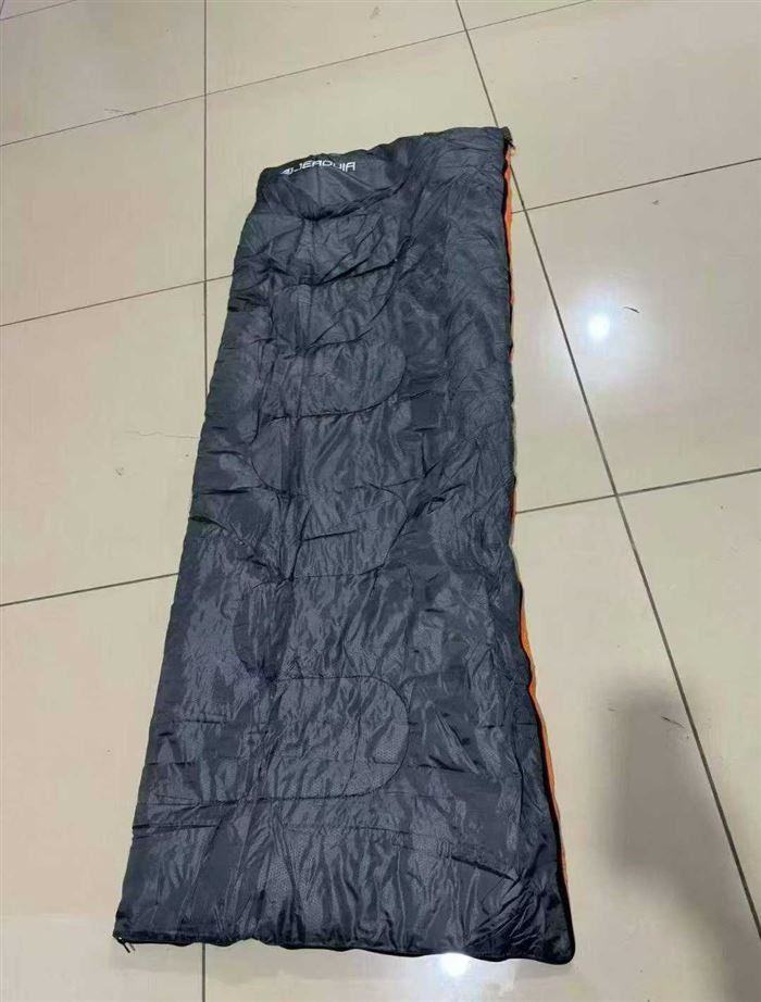 出口外贸睡袋1.6kg，一包20条，还有一千多条条，一单清的价格超级低，能做的老板带走发财[發][發][發]