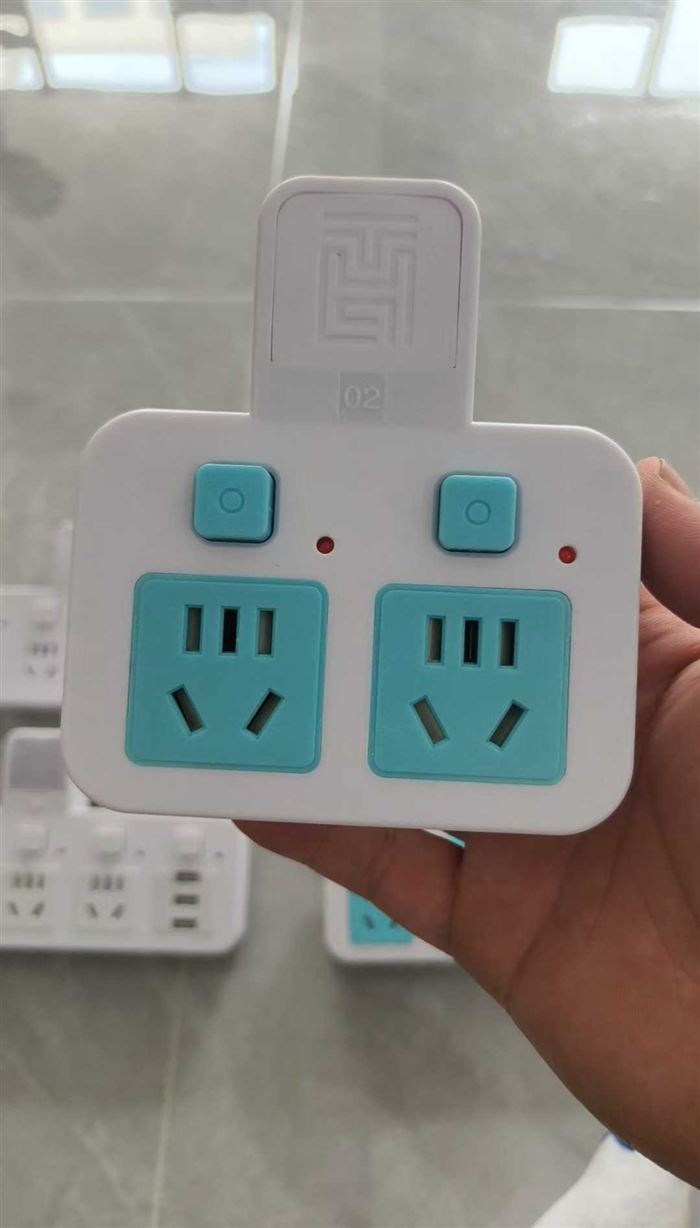 转换器插座 12000个 小块钱处理 ​带灯 带usb ABS材质 原箱原件