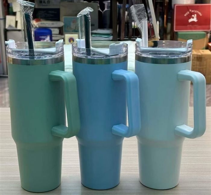 品    名：车载冰霸杯～ 颜    色：蓝-绿-白 材    质：内胆304/外216不锈钢 容    量：1200ml 克    重：净450g-毛560g 装箱数：25个/箱 数    量：1400个 欢迎咨询合作