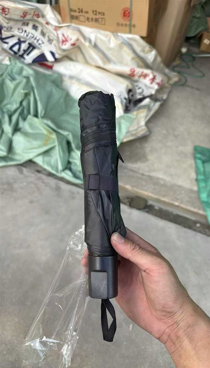8骨黑胶4节杆雨伞，300把，一件100把，特价6.5💰
