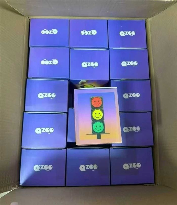 3500套，新品红绿灯小夜灯硅胶拍拍卧室灯，大厂货做工，全新整齐，有兴趣私聊