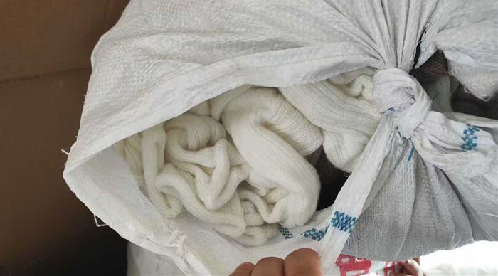 袜子最后3吨论吨出[抱拳]腾地方9000一吨甩卖