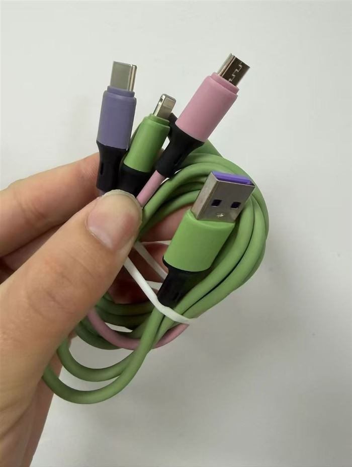 1.2米铜线一拖三快充数据线，14000条