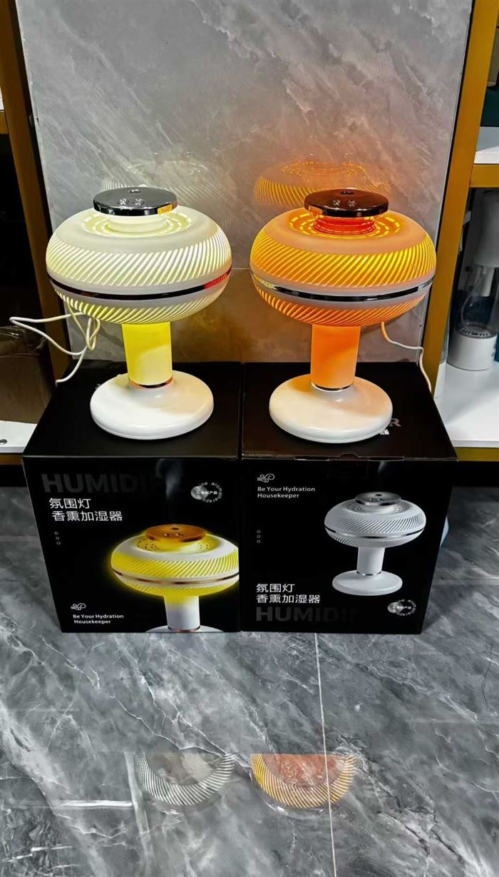 骨折处理一批:高端USB台灯加湿器2500台,精品尾货,原箱含泪处理🉐¥几块💰