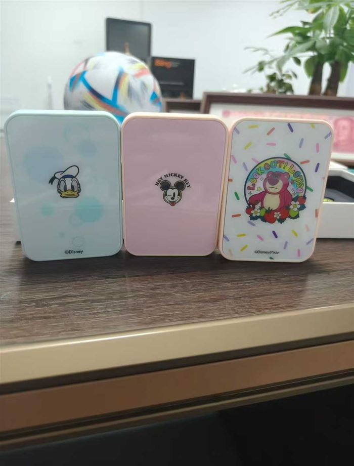 迪士尼5000毫安充电宝，1500pcs，支持超级快充，支持15W无线充。