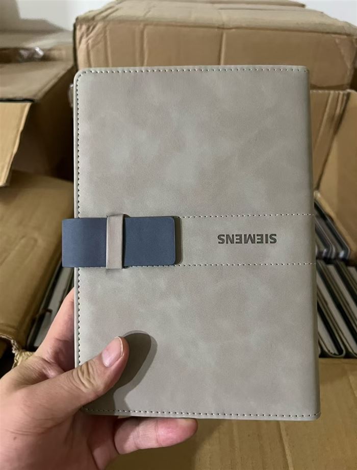 高品质百货，几百个到几千个，原箱原件，品质非常好，13米高栏一车，可分货，可整体打包[握手][握手][握手]