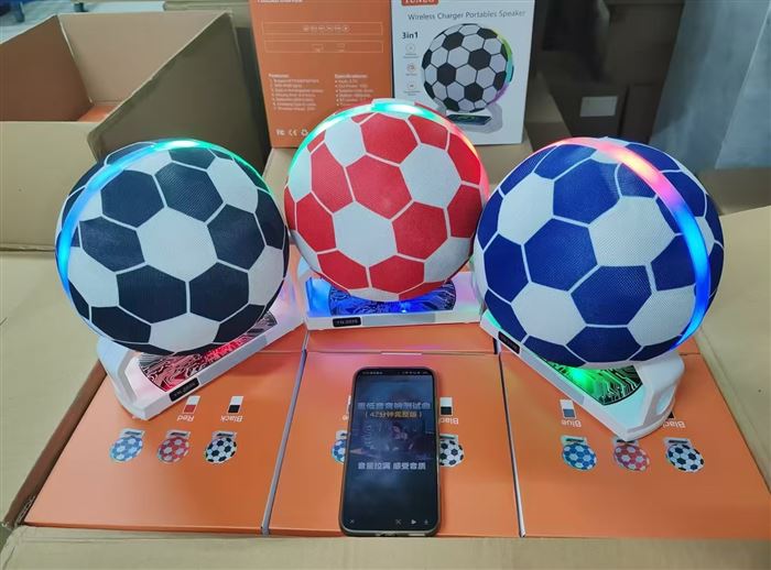 足球蓝牙音箱➕FM➕无线充，2000pcs。全新有电，原箱整件。