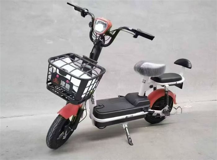 全新处理15000台电动车，配48伏铅酸电池。质量保证。几百块一台。十台起发。