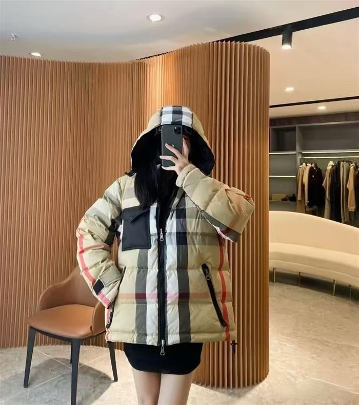 巴宝莉两面穿羽绒服，500件，鹅绒可清可分！