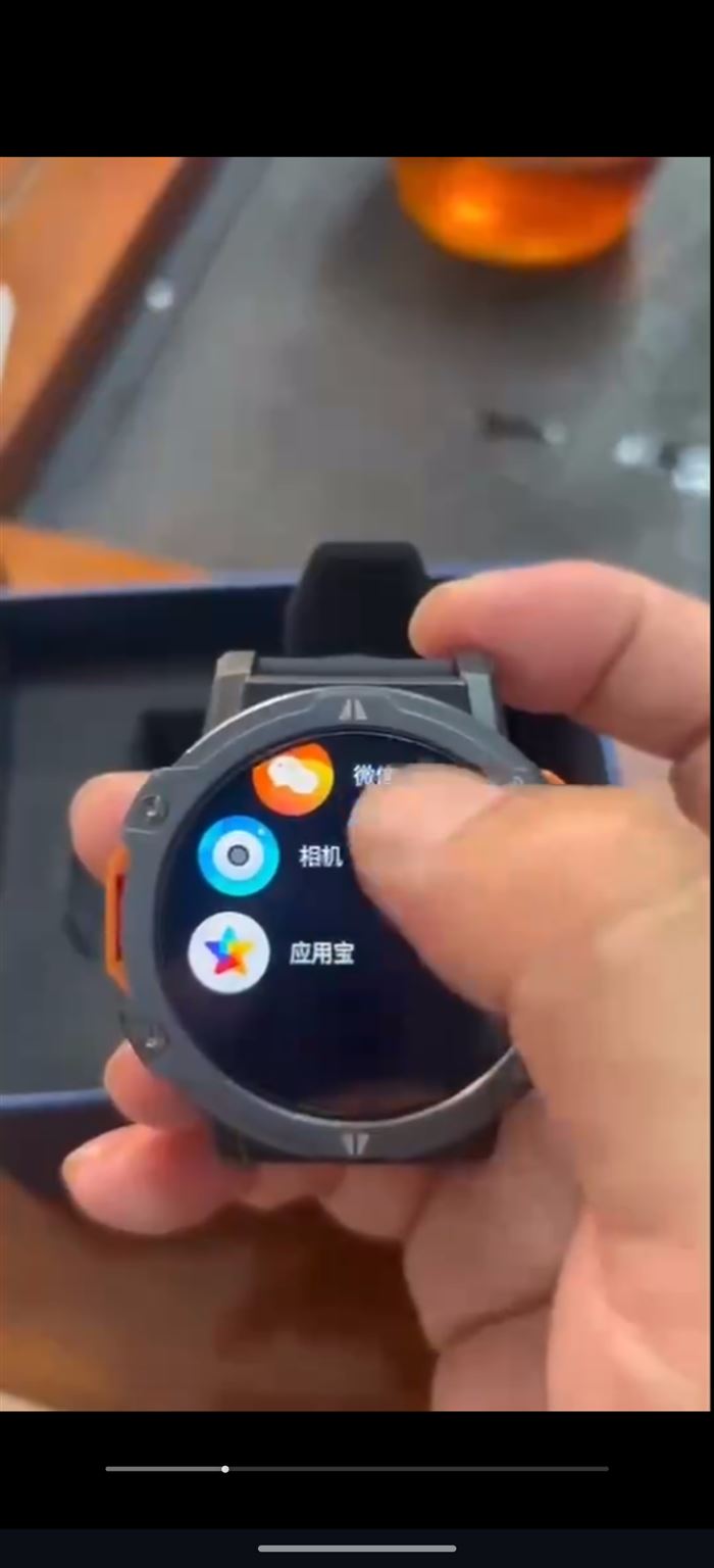 高端智能手表六百台现货 双摄像头，前置+侧边都带 可以插SIM卡，全网通直接打电话 微信、QQ、支付宝全都能用 抖音、应用宝随便装