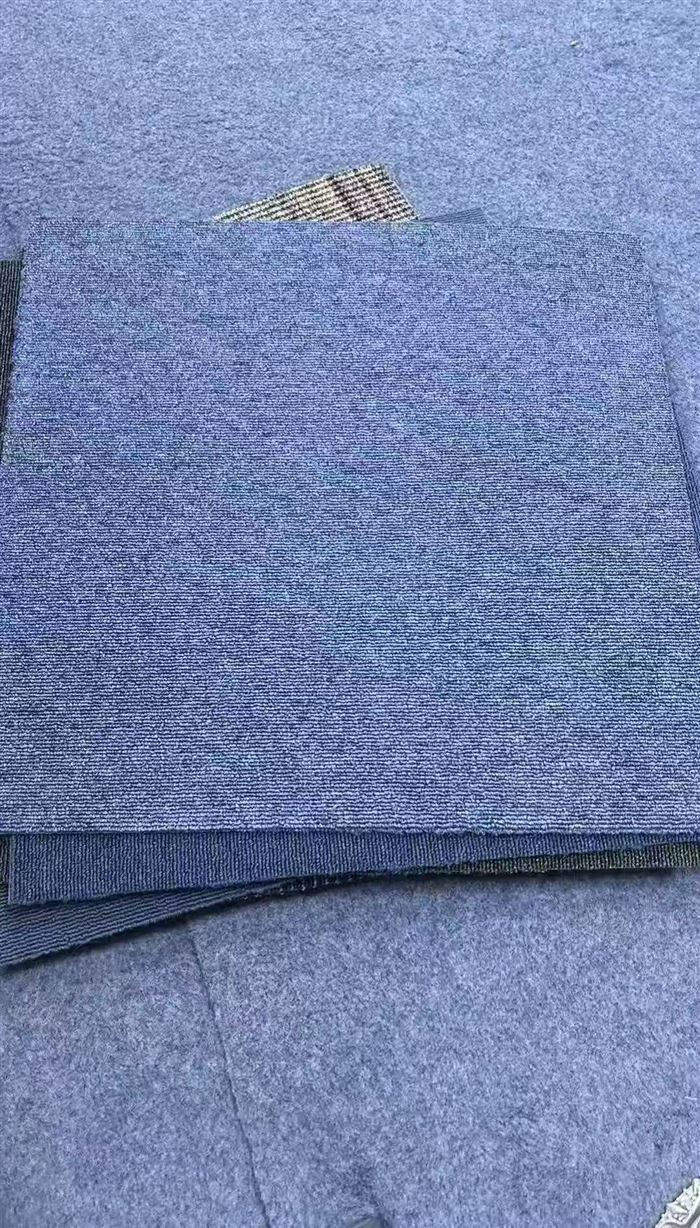 地垫90吨左右，大部分原箱原件，两个规格50*50，60*60