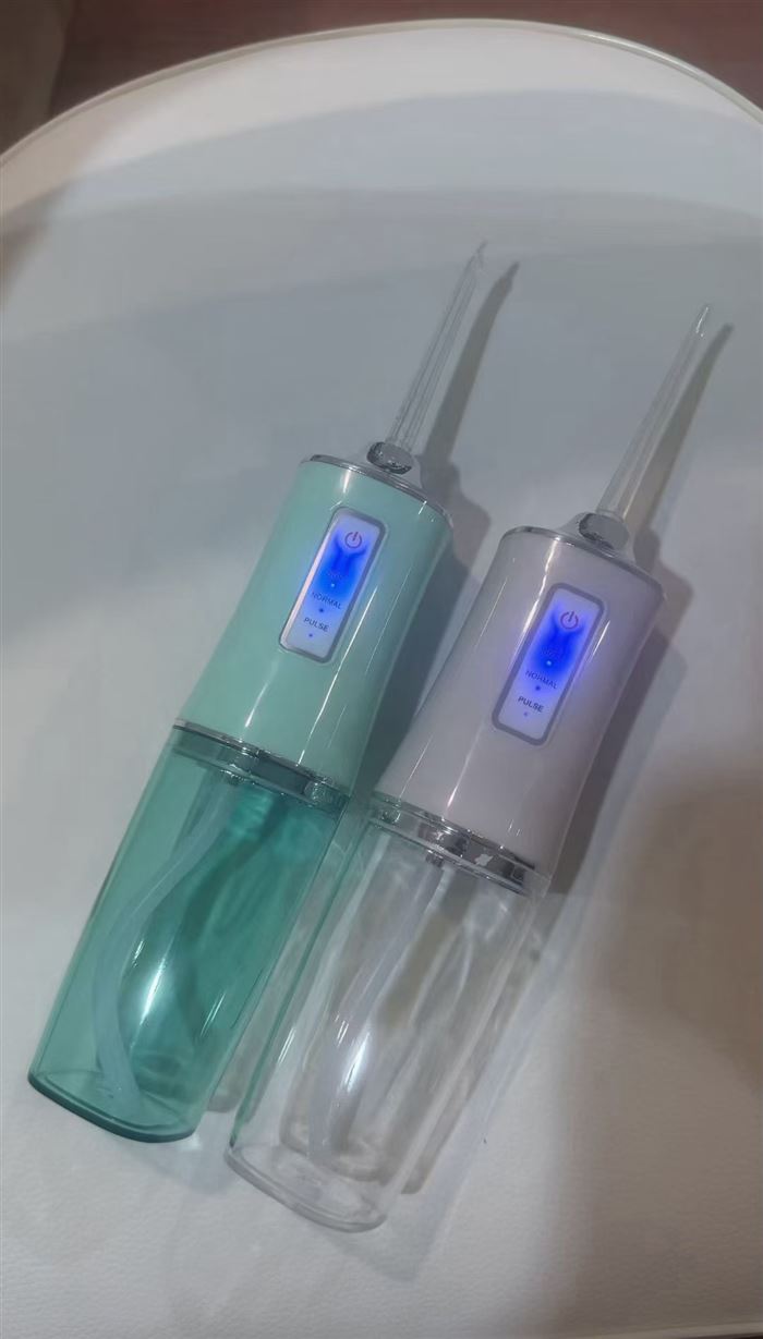出口电镀款冲牙器 2800 个，充电款 ​全新原箱，一箱 100 个