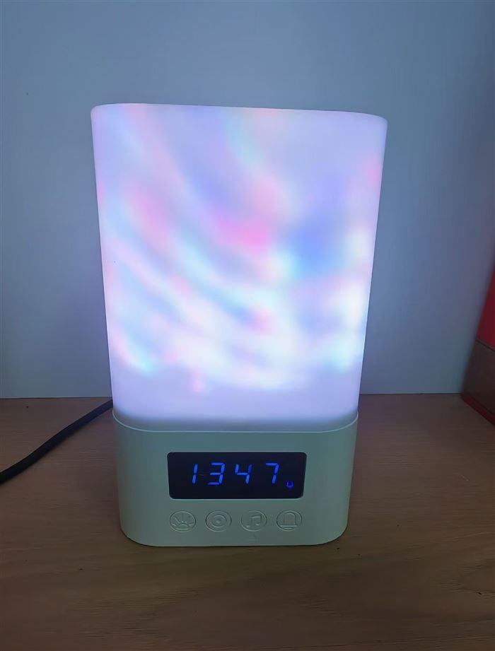出口外贸四合一星空投影灯蓝牙音箱，闹钟，夜灯，星空投影，数量 1000个