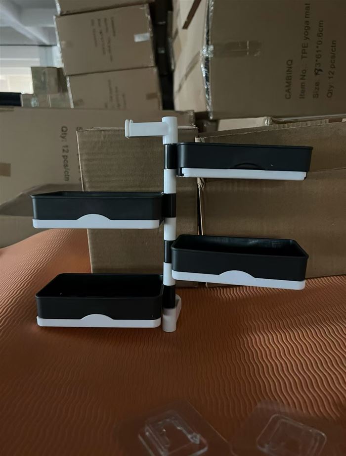 1.x元一套 香皂置物架到货15000套左右，4层配4个托盘，配两个粘钩，可旋转，独立快递盒包装