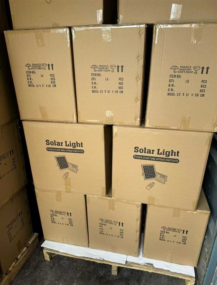 太阳能投光灯，3000，特价出售