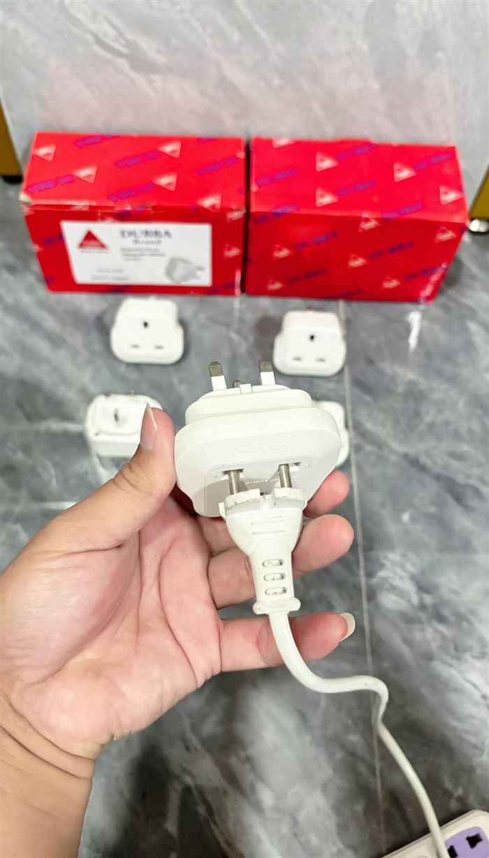 多功能转换头50000个欧转英/英转欧都可以,精品尾货,亏本处理🉐¥小毛毛💰
