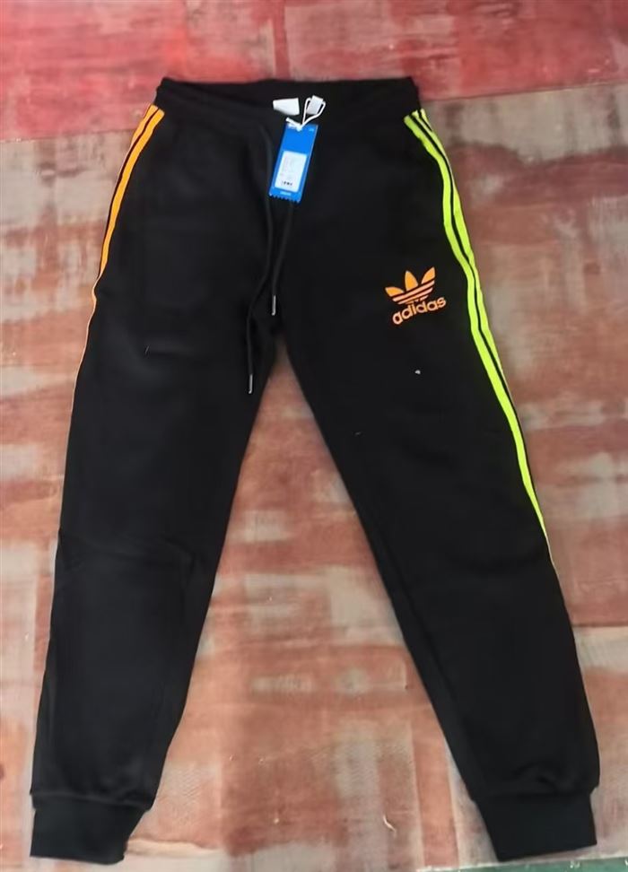 15000多件阿迪达斯Adidas卫衣卫裤