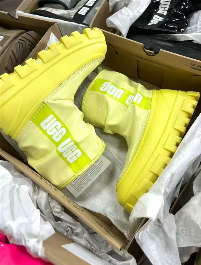 2000多双UGG 雪地靴全盒装，现货可分